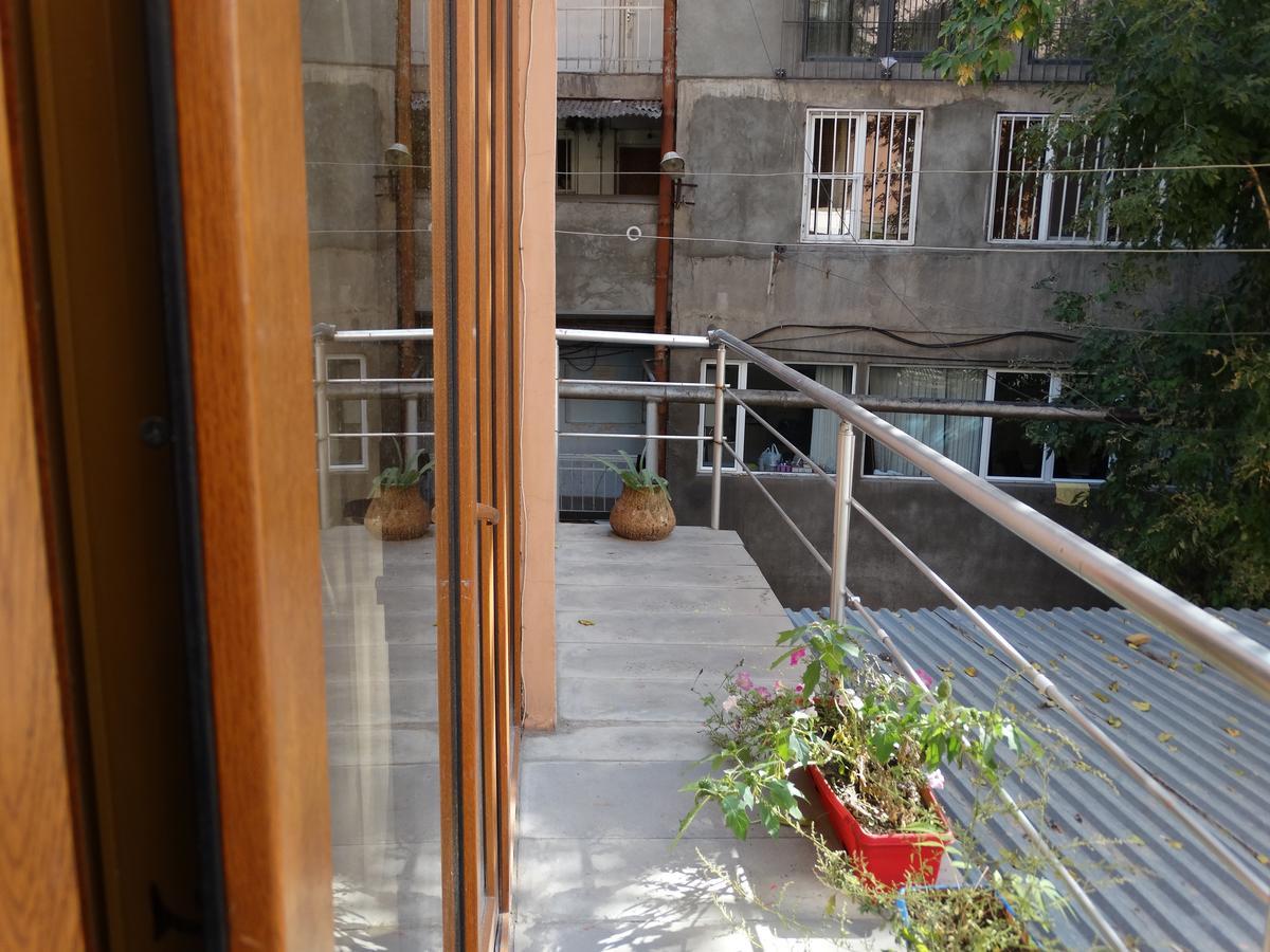Destiny 1 Hostel Yerevan Exterior foto