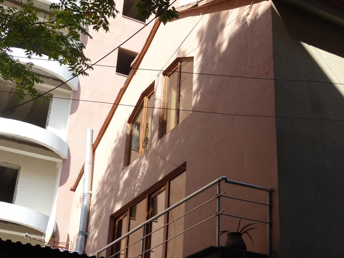 Destiny 1 Hostel Yerevan Exterior foto