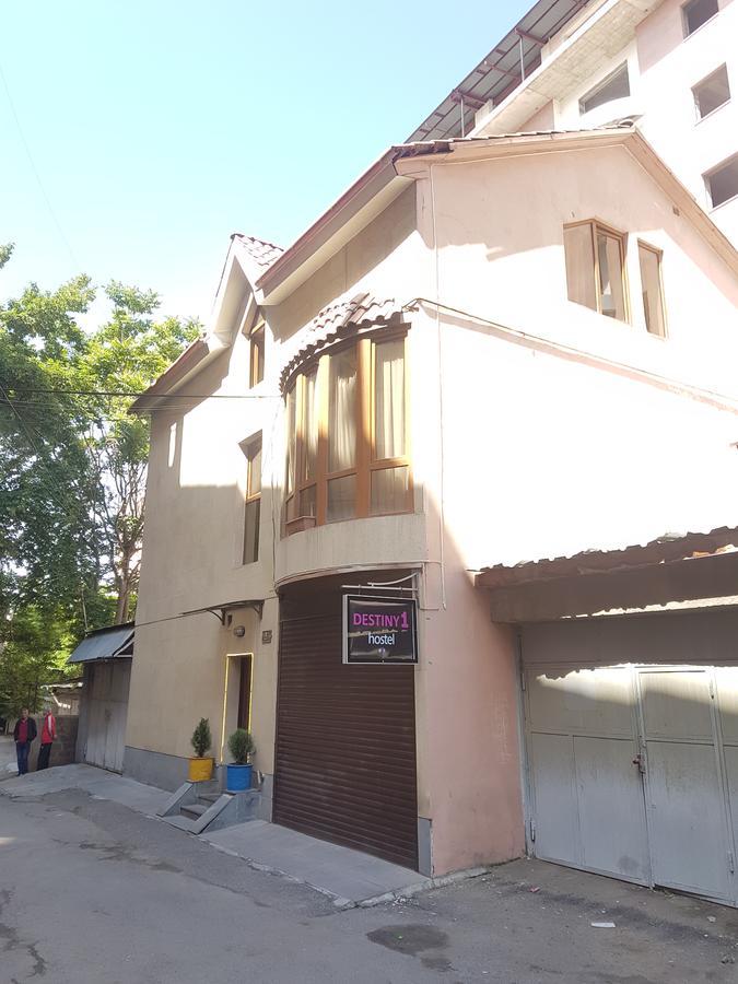 Destiny 1 Hostel Yerevan Exterior foto